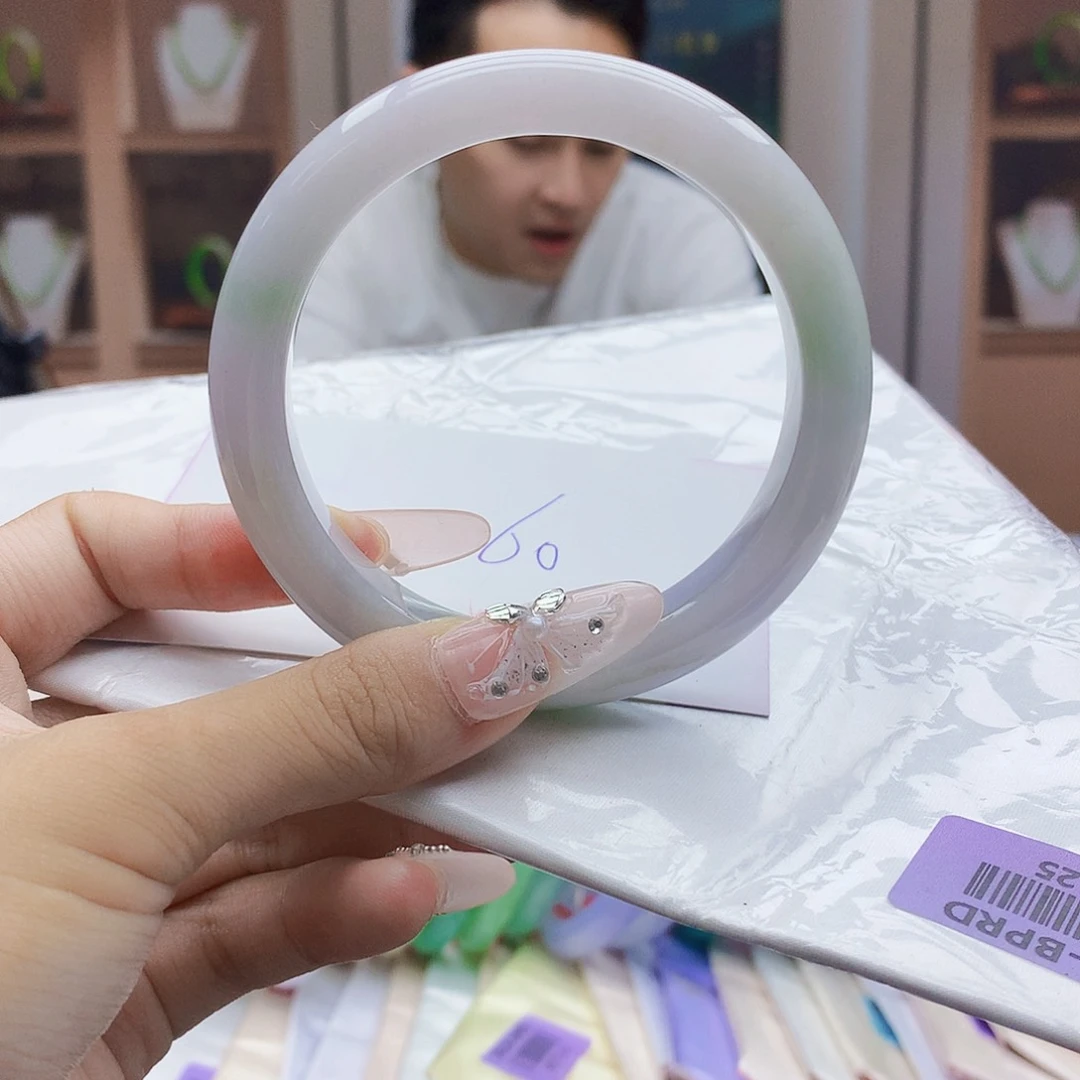 翡翠手镯未镶嵌5667788899999999999
