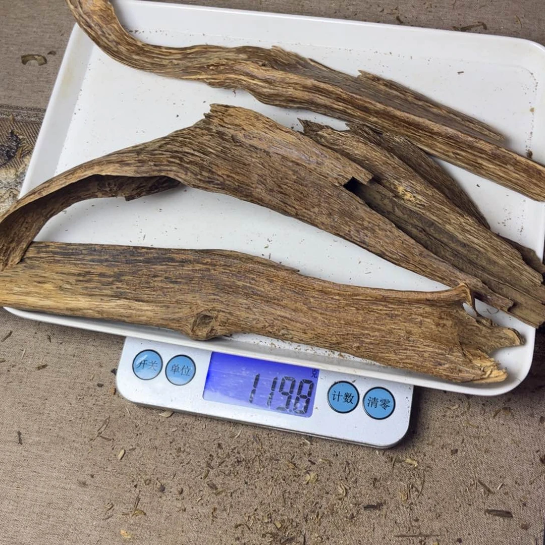 沉香木手把件用****2海南树根119 克。。。。