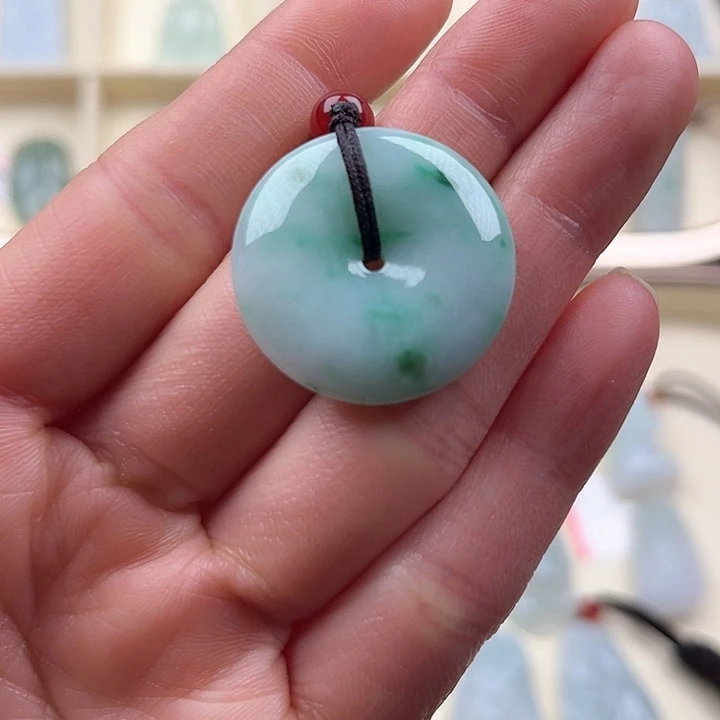 翡翠颈饰未镶嵌天然