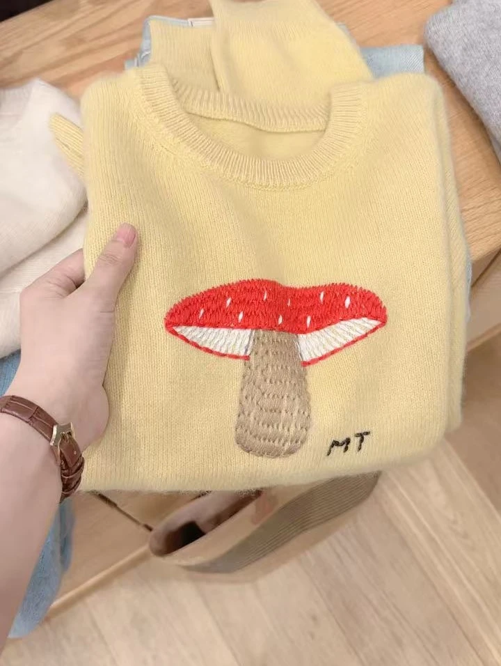 【反季毛衣】七言家  奶黄色刺绣蘑菇套头毛衣