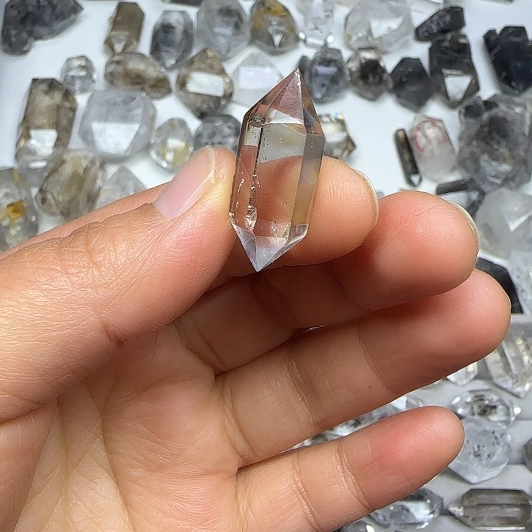 未镶嵌水晶珠宝半成品