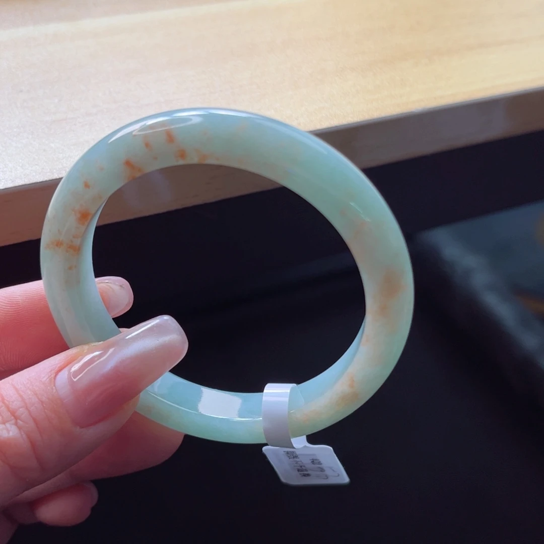 翡翠手镯未镶嵌手镯