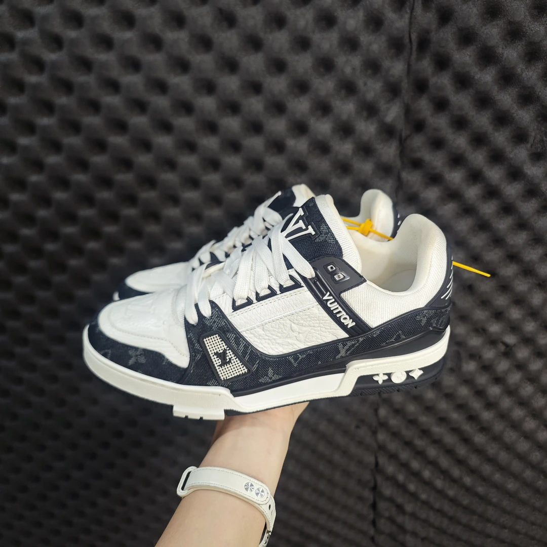 99新 LouisVuitton/路易威登 trainer黑白牛仔39码