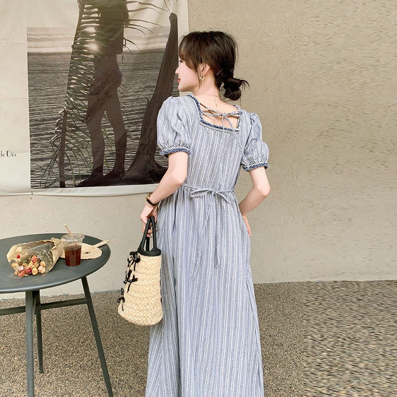 法式复古条纹连衣裙女2025年夏季新款设计感小众时尚减龄显瘦裙子