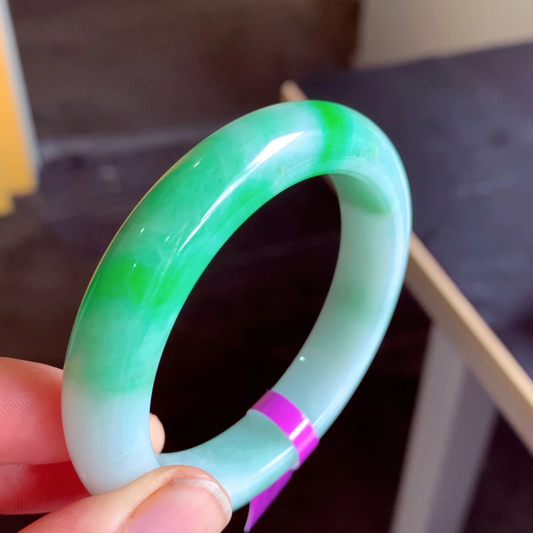 翡翠手镯未镶嵌缅甸翡翠