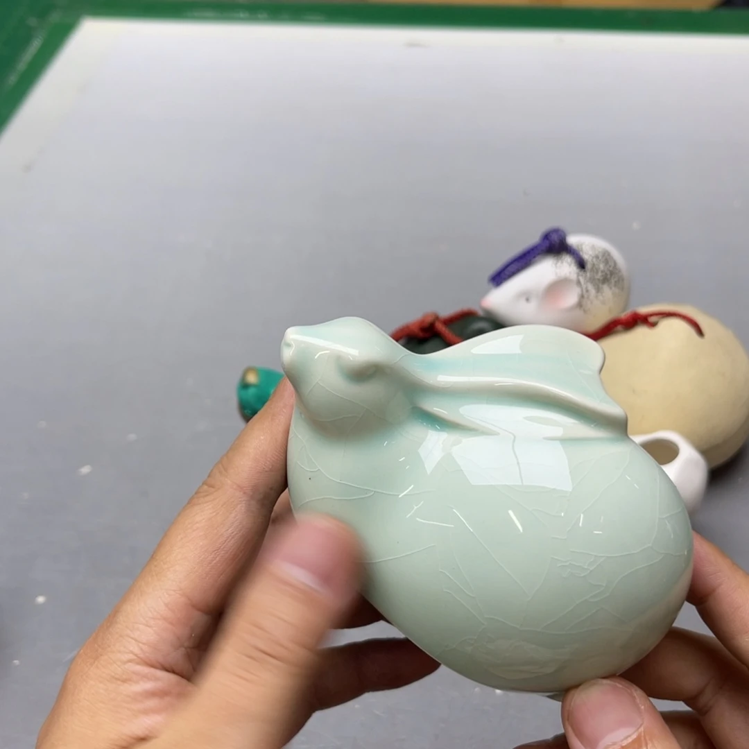 吃***吖瓷片密密麻麻地铺满一
