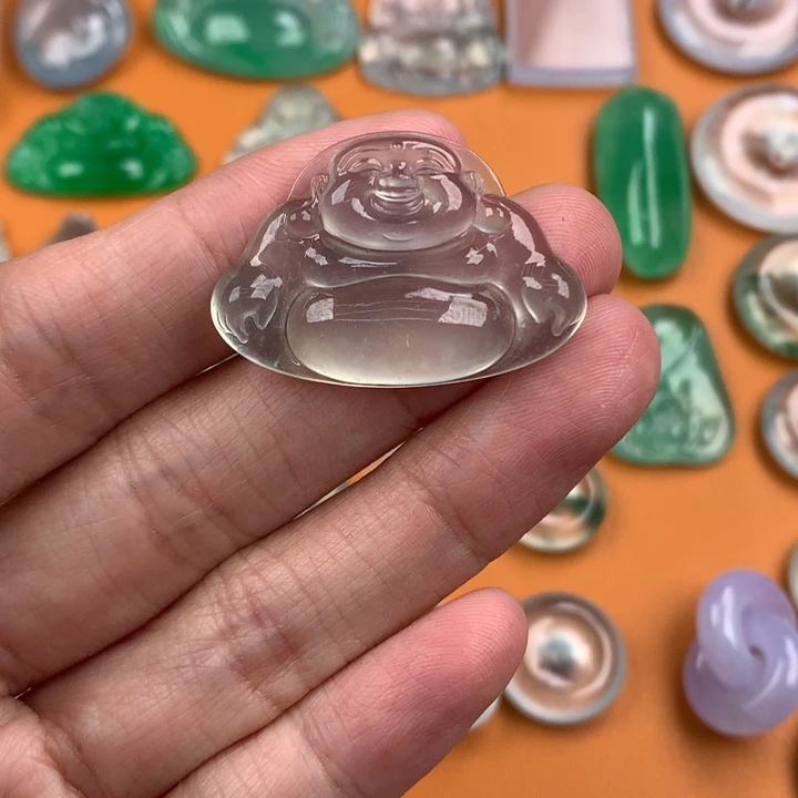 翡翠挂件未镶嵌….