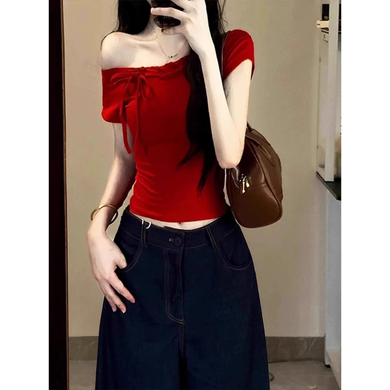 巨好看的红色斜肩上衣女2025夏季新款高级感蝴蝶结掐腰短袖t恤潮