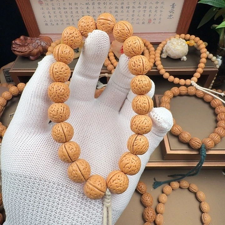 桃核吊坠野生桃核手持