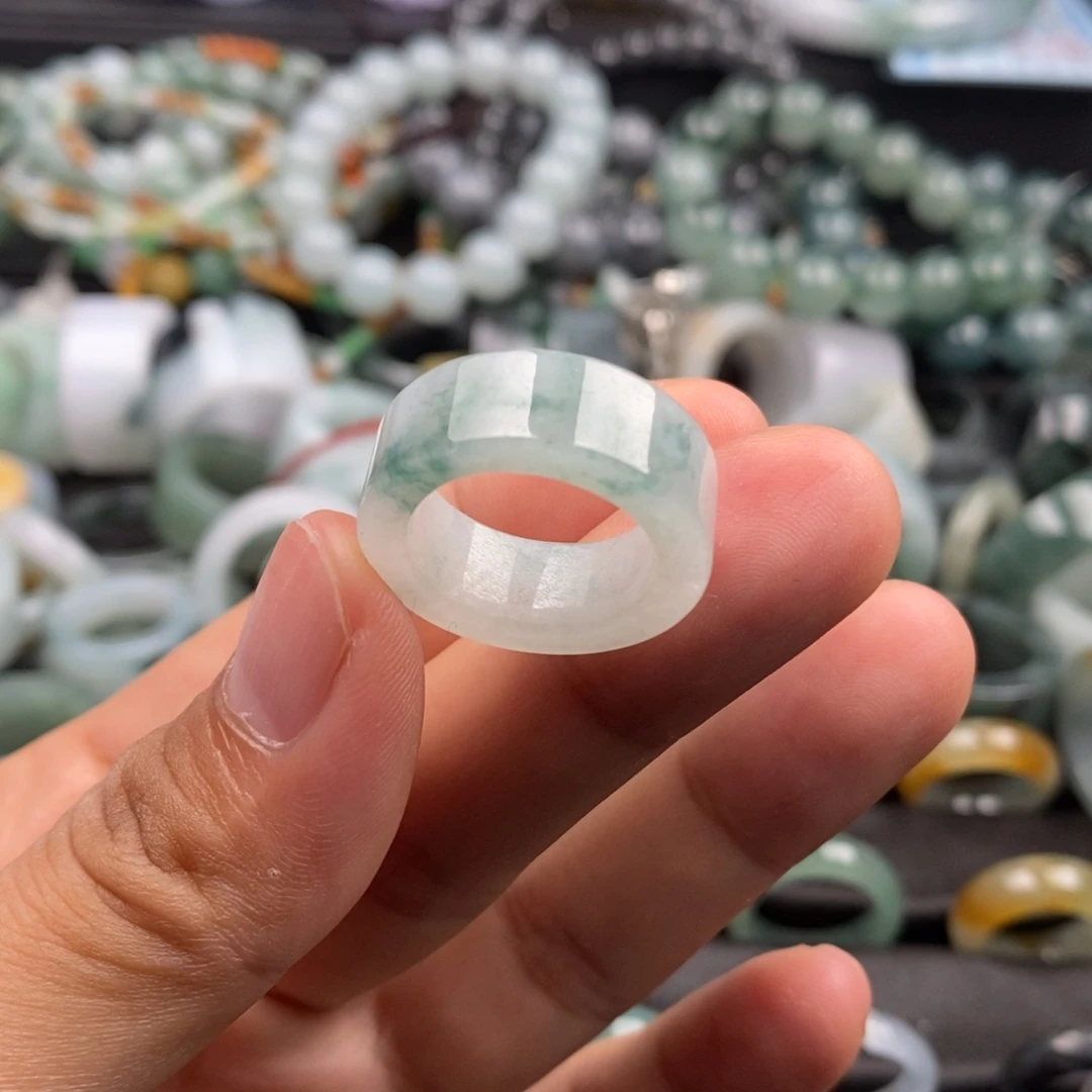 翡翠未镶嵌戒指翡翠9