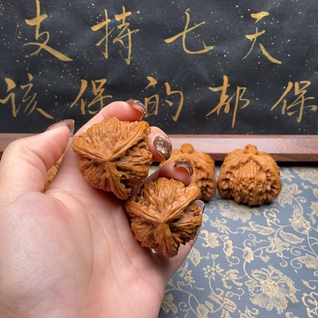 吊坠文玩核桃小***姐白狮子