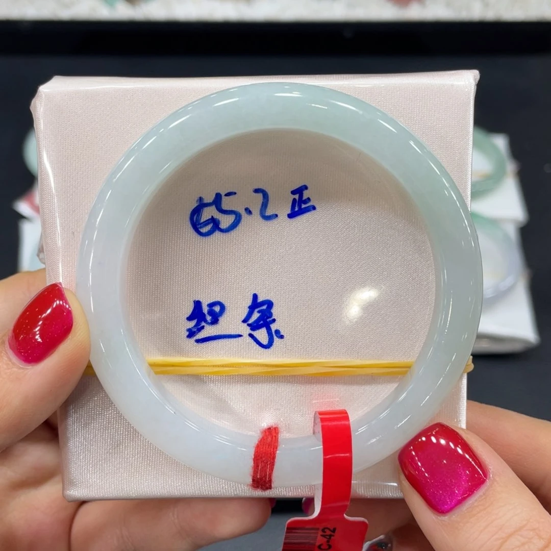 翡翠手镯未镶嵌缅甸天然翡翠手镯
