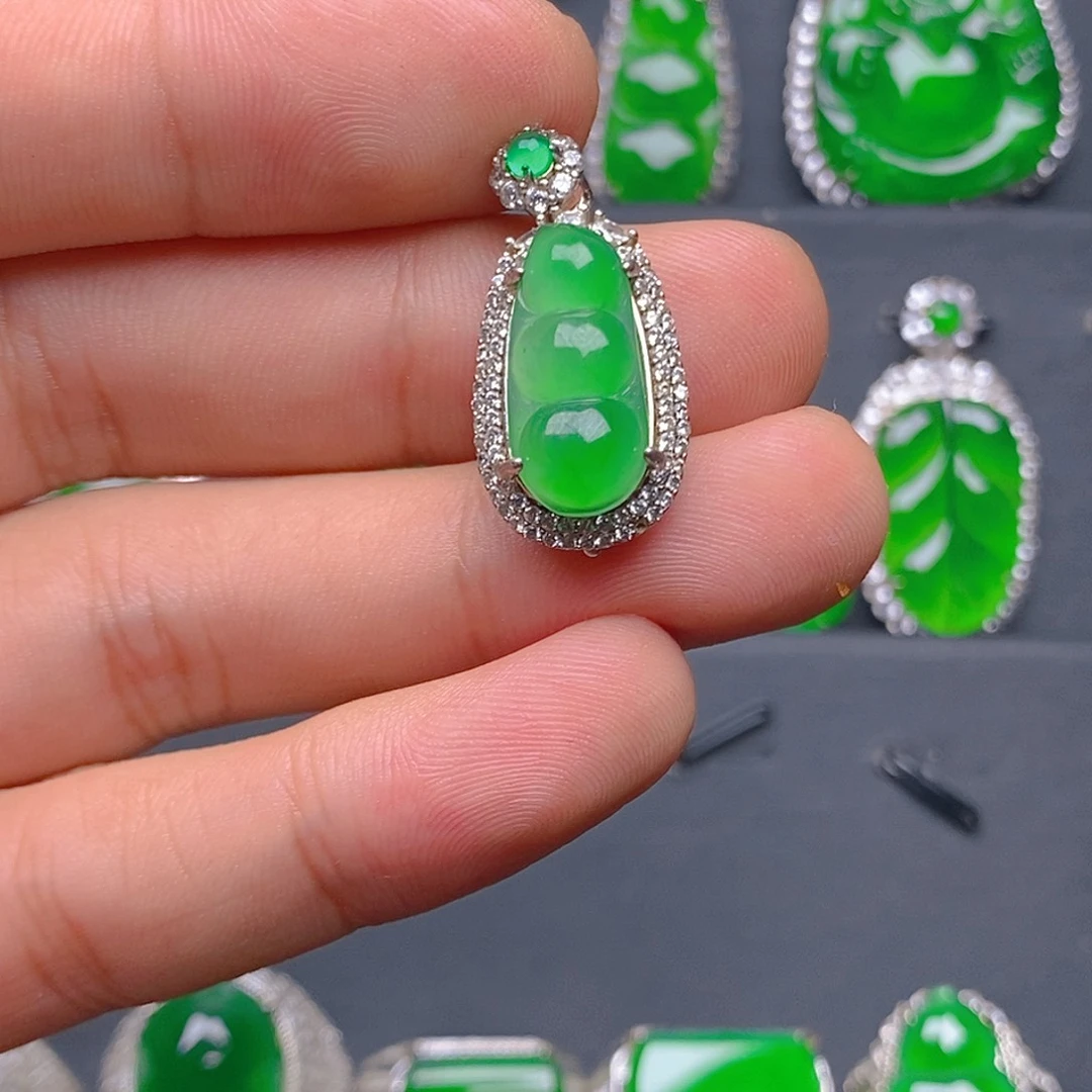 吊坠(赠链)银S925镶嵌翡翠吊坠