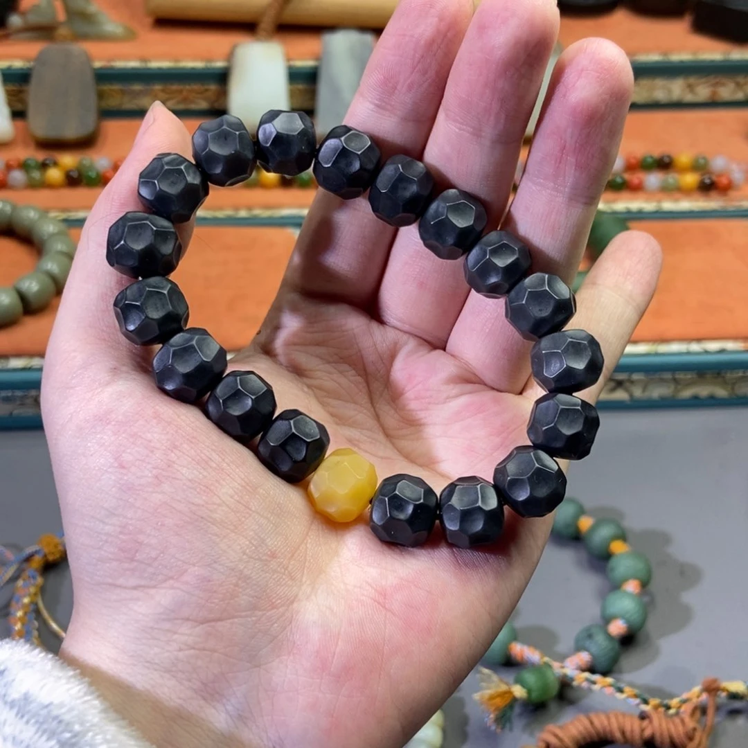 和田玉颈饰未镶嵌温***月