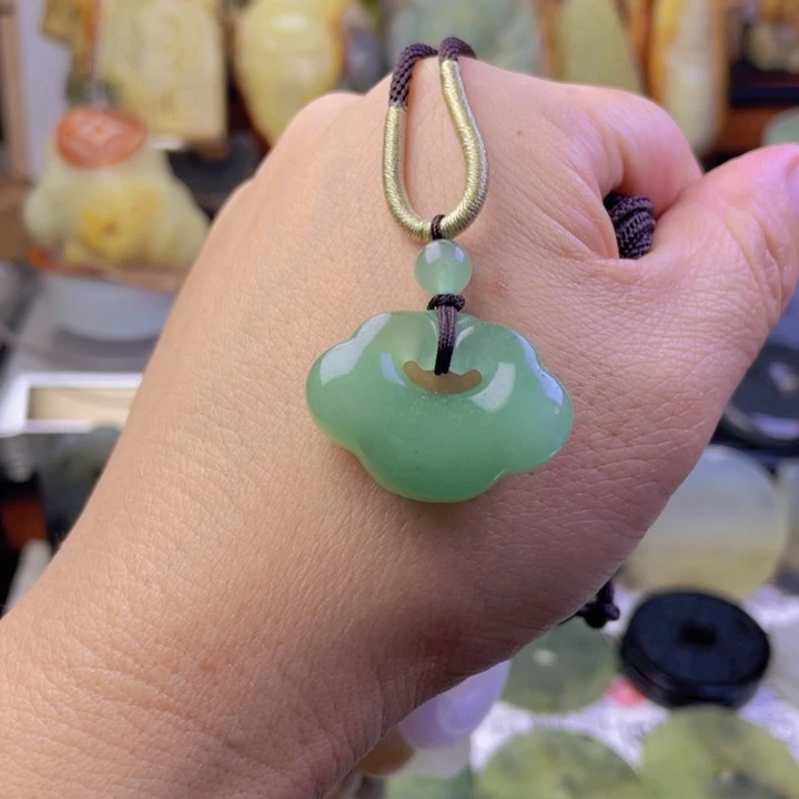 未镶嵌蛇纹石玉颈饰