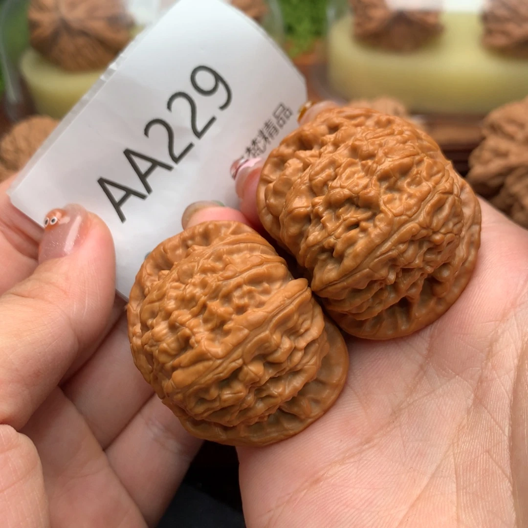 文玩核桃把件全品白狮子42