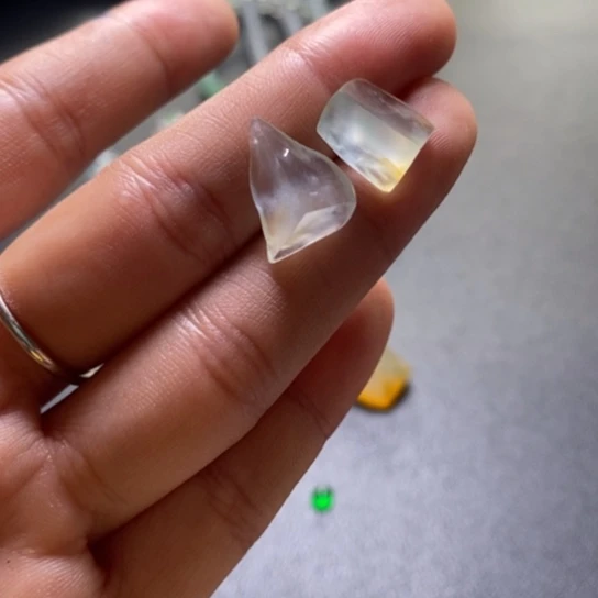 定制翡翠未镶嵌2件小提溜