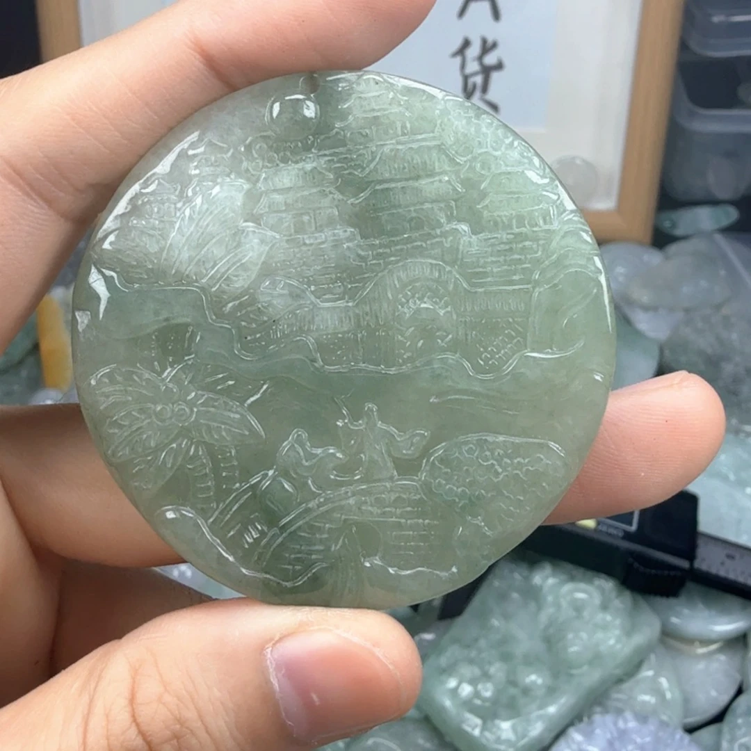 翡翠挂件未镶嵌翡翠