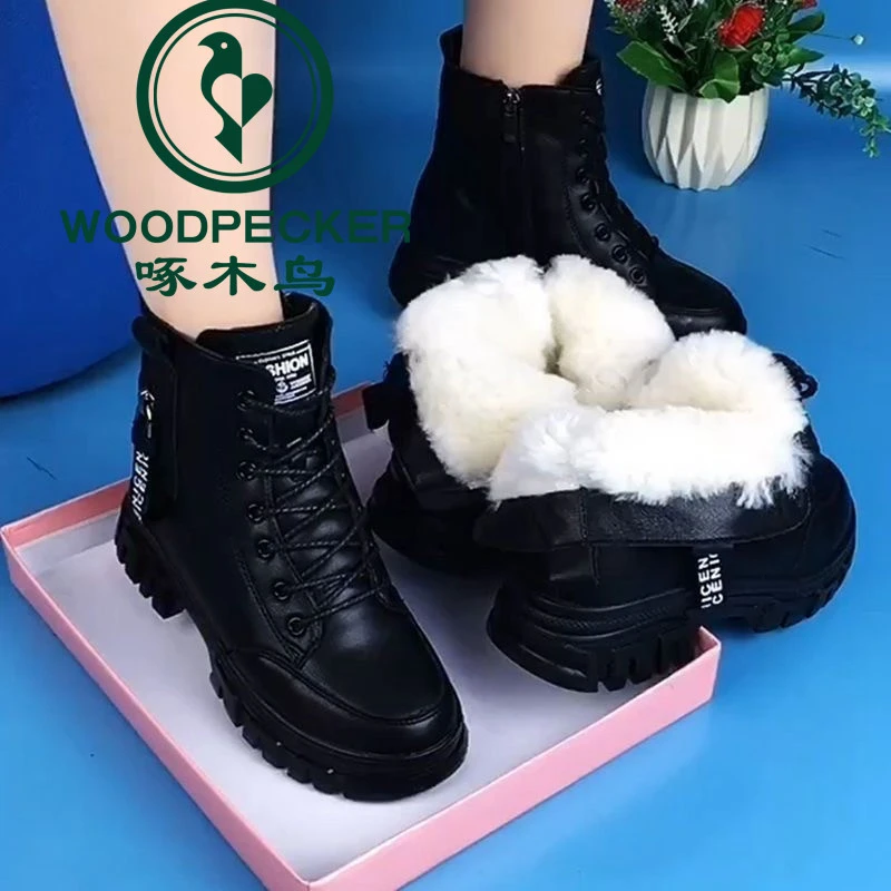 啄木鸟短靴女厚底软皮冬新款防滑马丁靴皮毛一体保暖加绒女士棉鞋