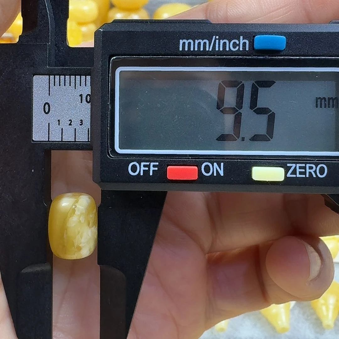 蜜蜡未镶嵌裸石41杂