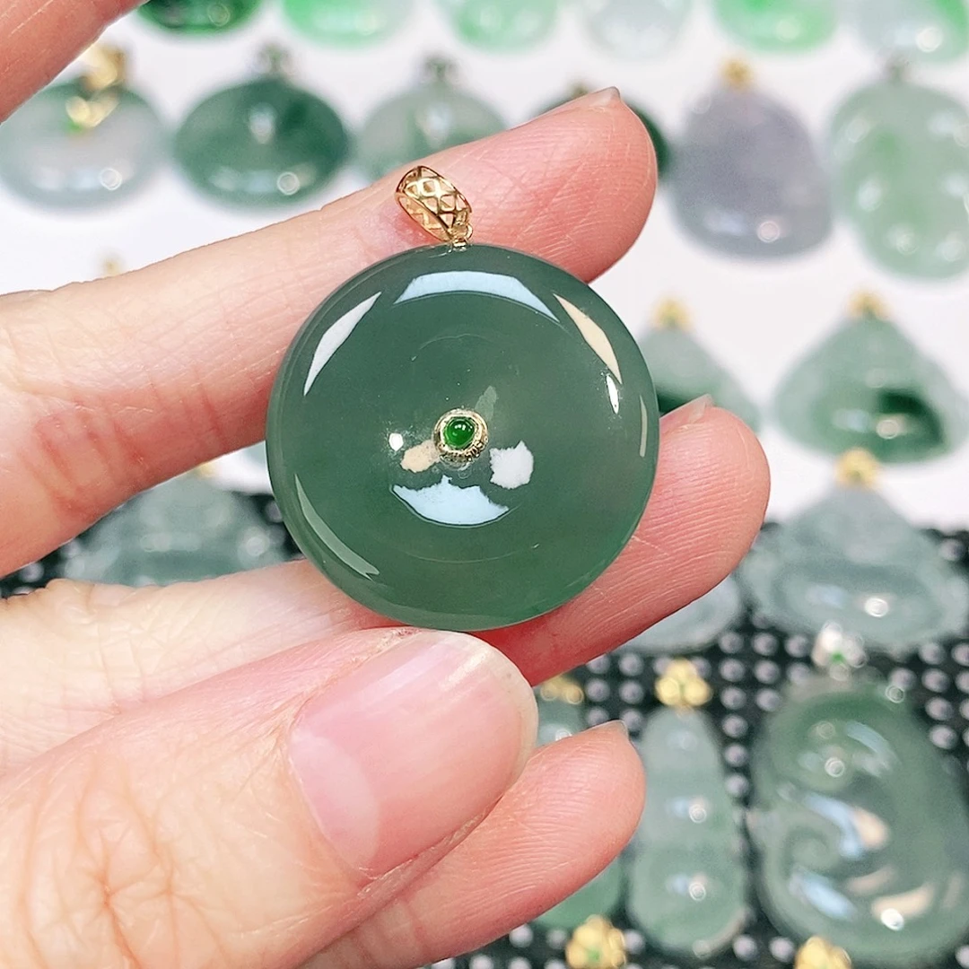 翡翠18K金镶嵌颈饰