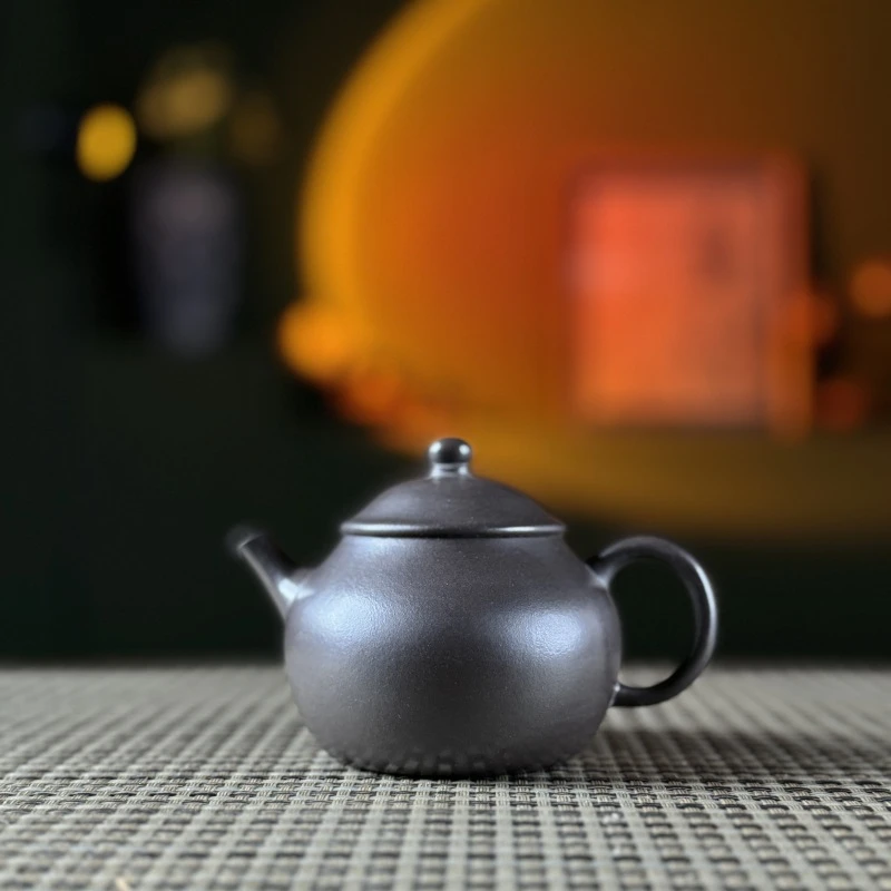 HL0048光器圆珠石黄宜兴紫砂壶