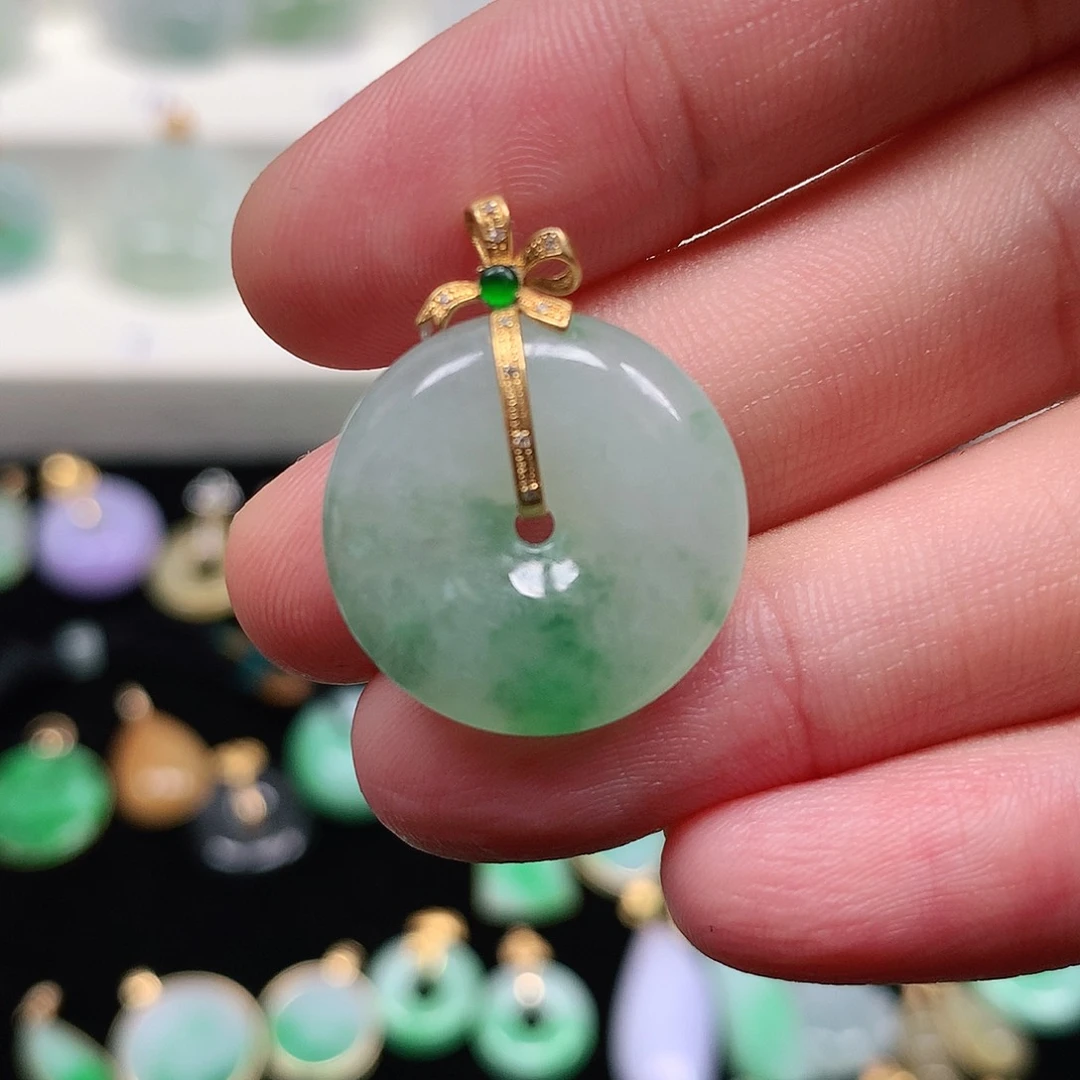 颈饰18K金镶嵌翡翠翡翠吊坠