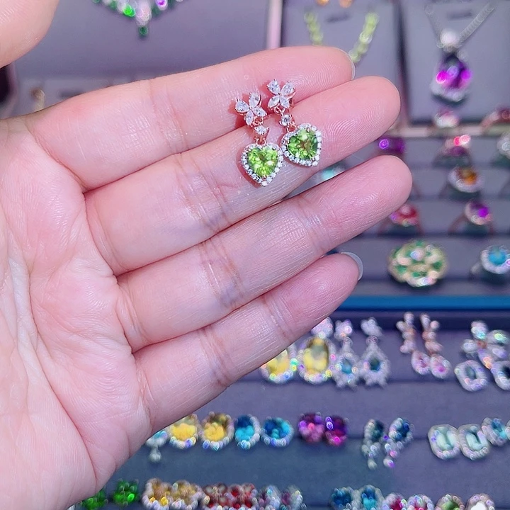 橄榄石耳饰银S925镶嵌