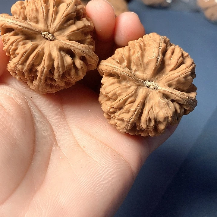 石***布文玩核桃吊坠粗筋