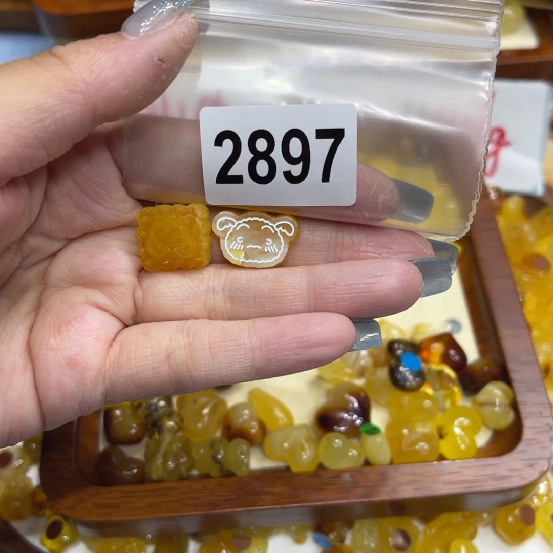 琥珀未镶嵌珠宝奇石