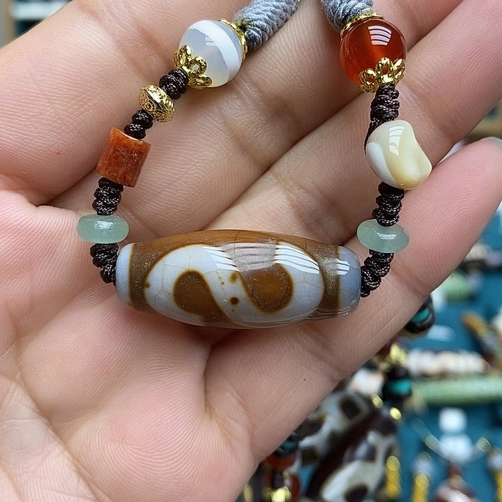 玛瑙/玉髓颈饰合金