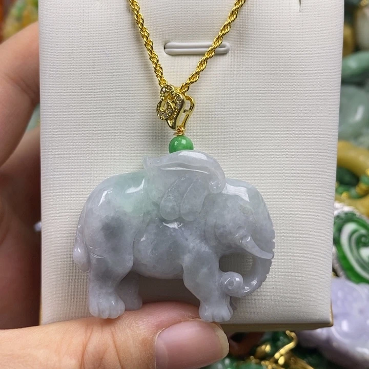 翡翠未镶嵌吊坠(赠链)