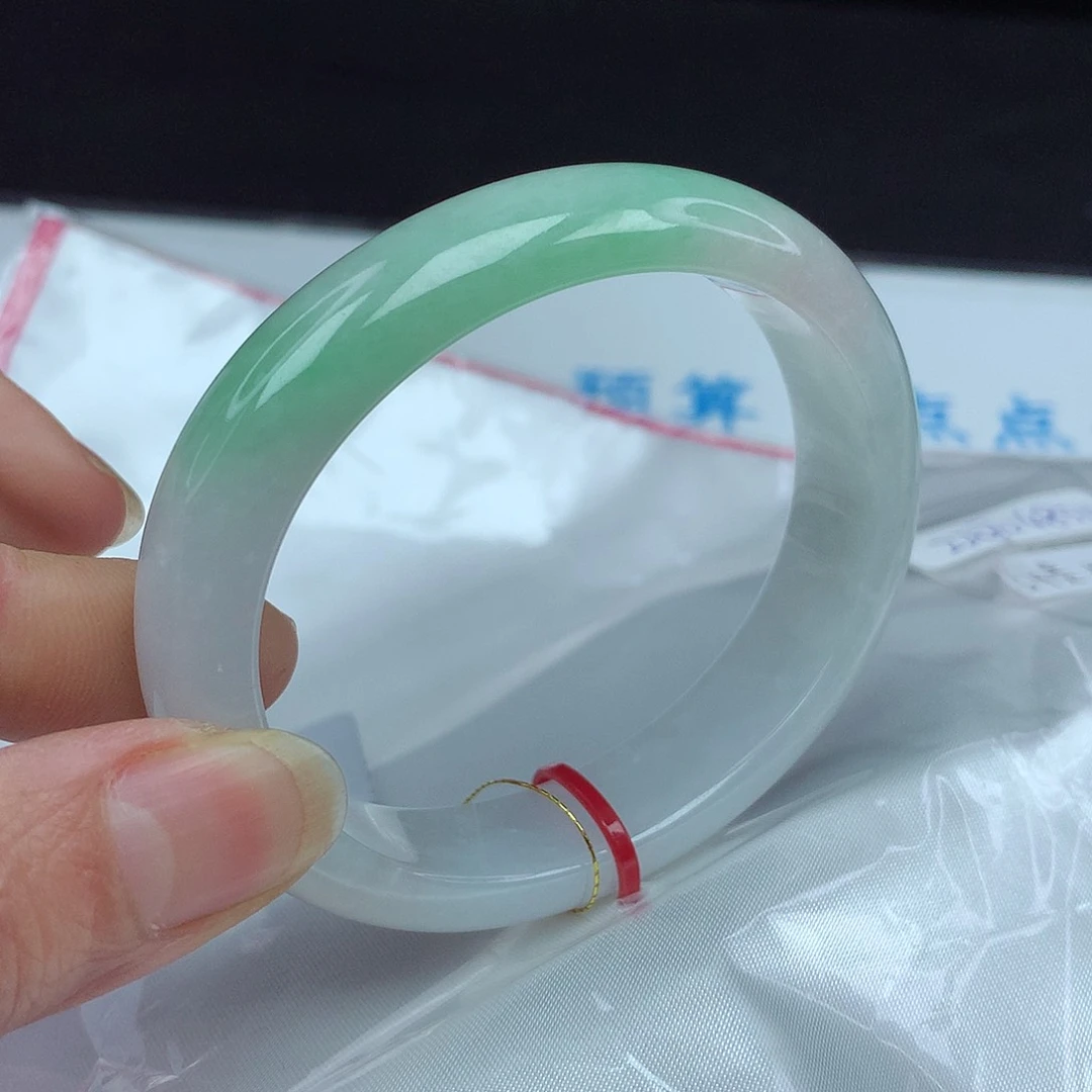 翡翠手镯未镶嵌54贵311