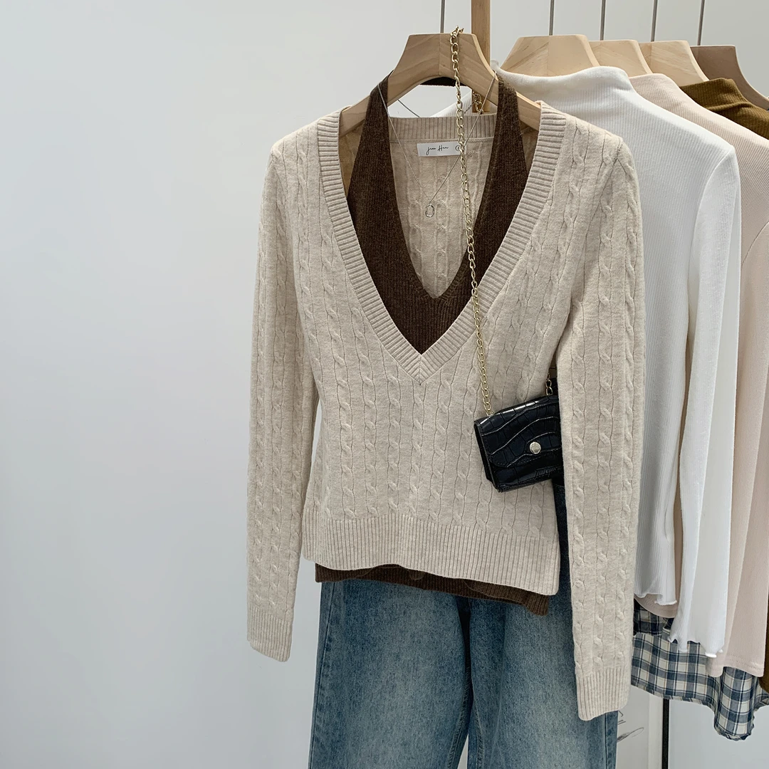 hello现货挂脖假两件麻花V领长袖针织衫女秋季2025新款内搭打底上