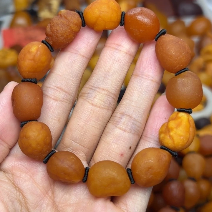 琥珀未镶嵌颈饰天然蜜蜡