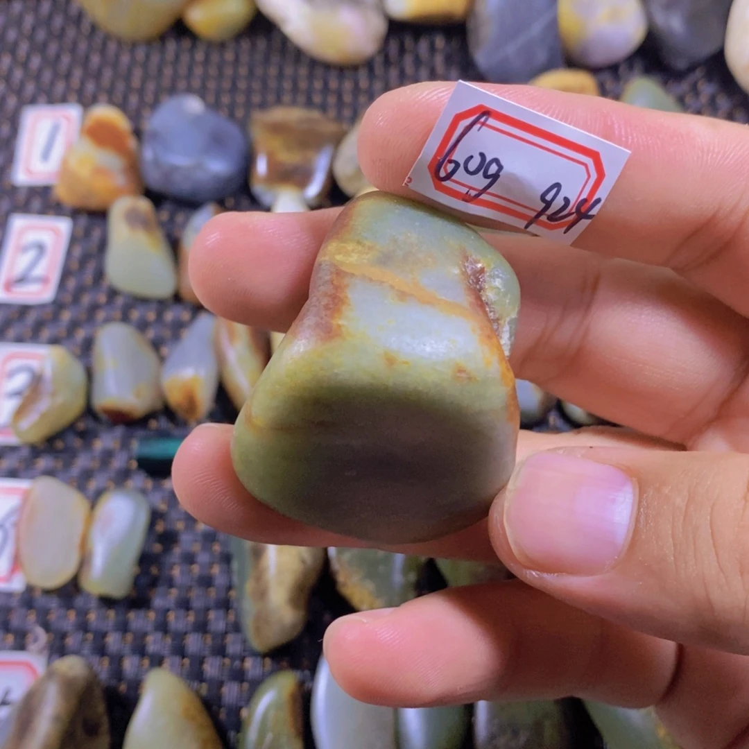 和田玉（糖玉）未镶嵌颈饰