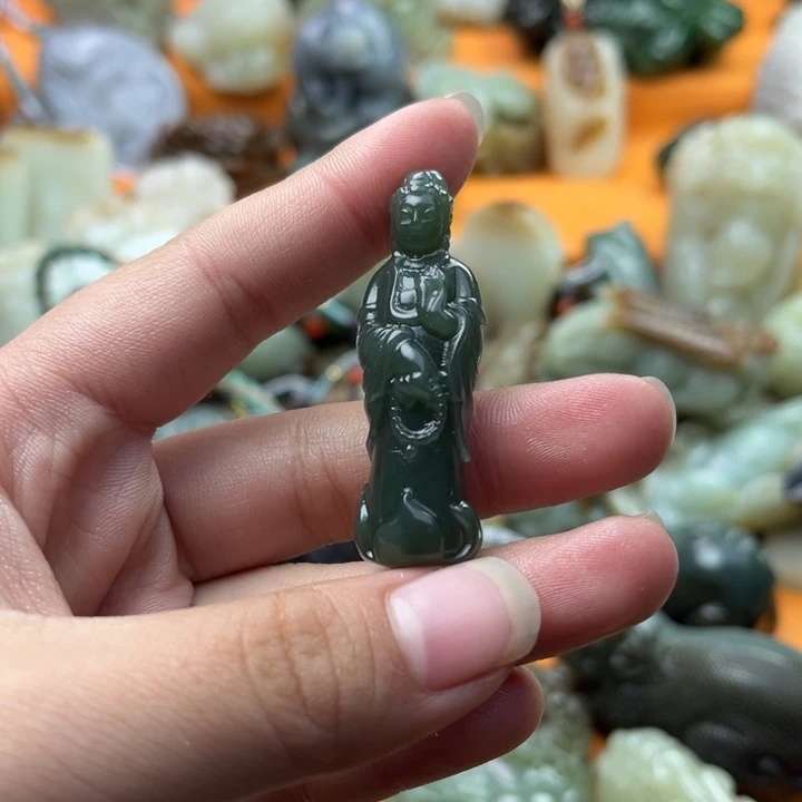 和田玉颈饰未镶嵌壁**步