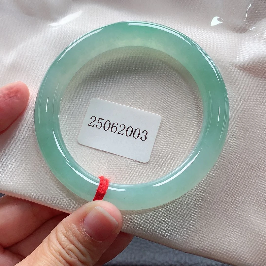 未镶嵌手镯（圆镯）翡翠86号，天然A货翡翠手镯