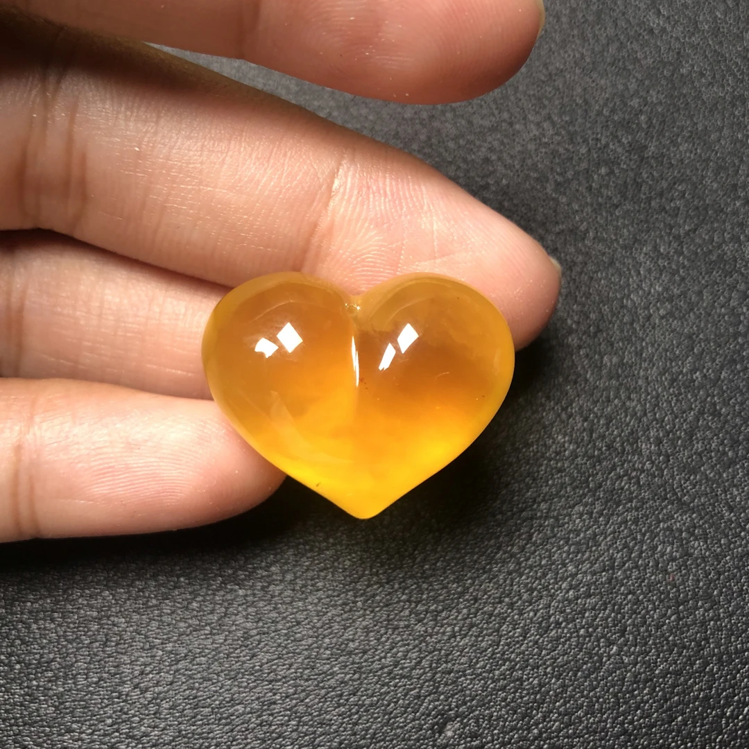 爱心焦皮橘红屁桃