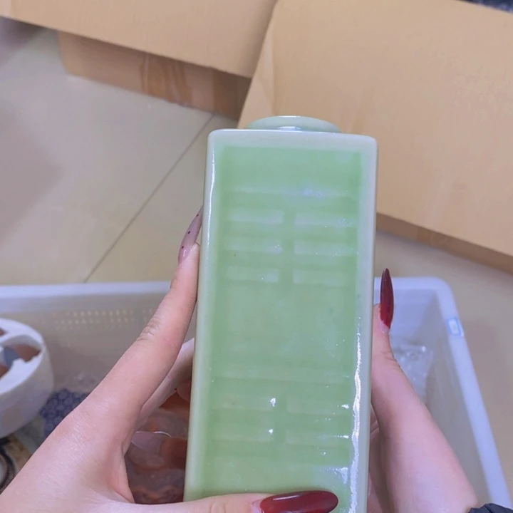 精美家用花瓶一客