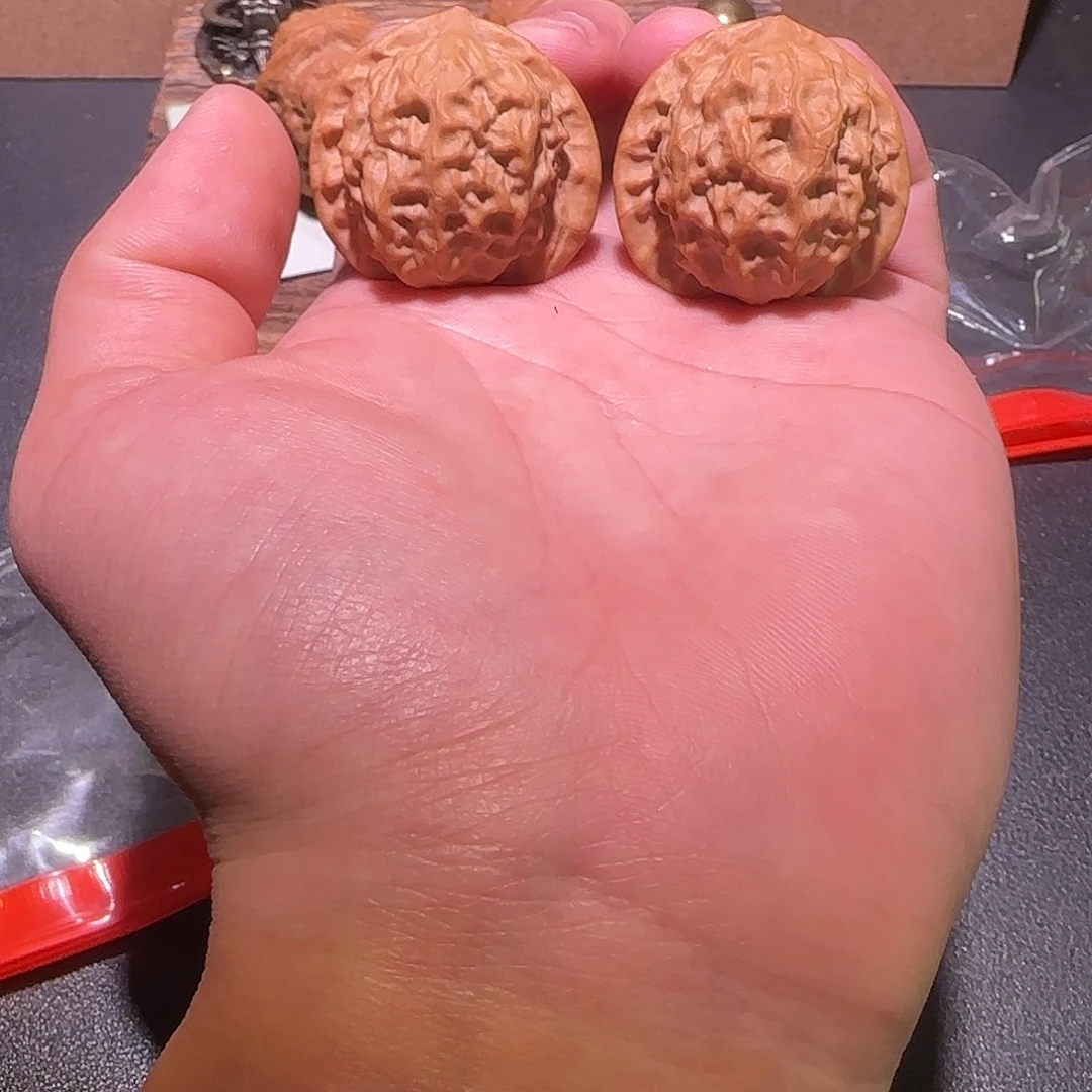 D***食吊坠文玩核桃瓷娃娃