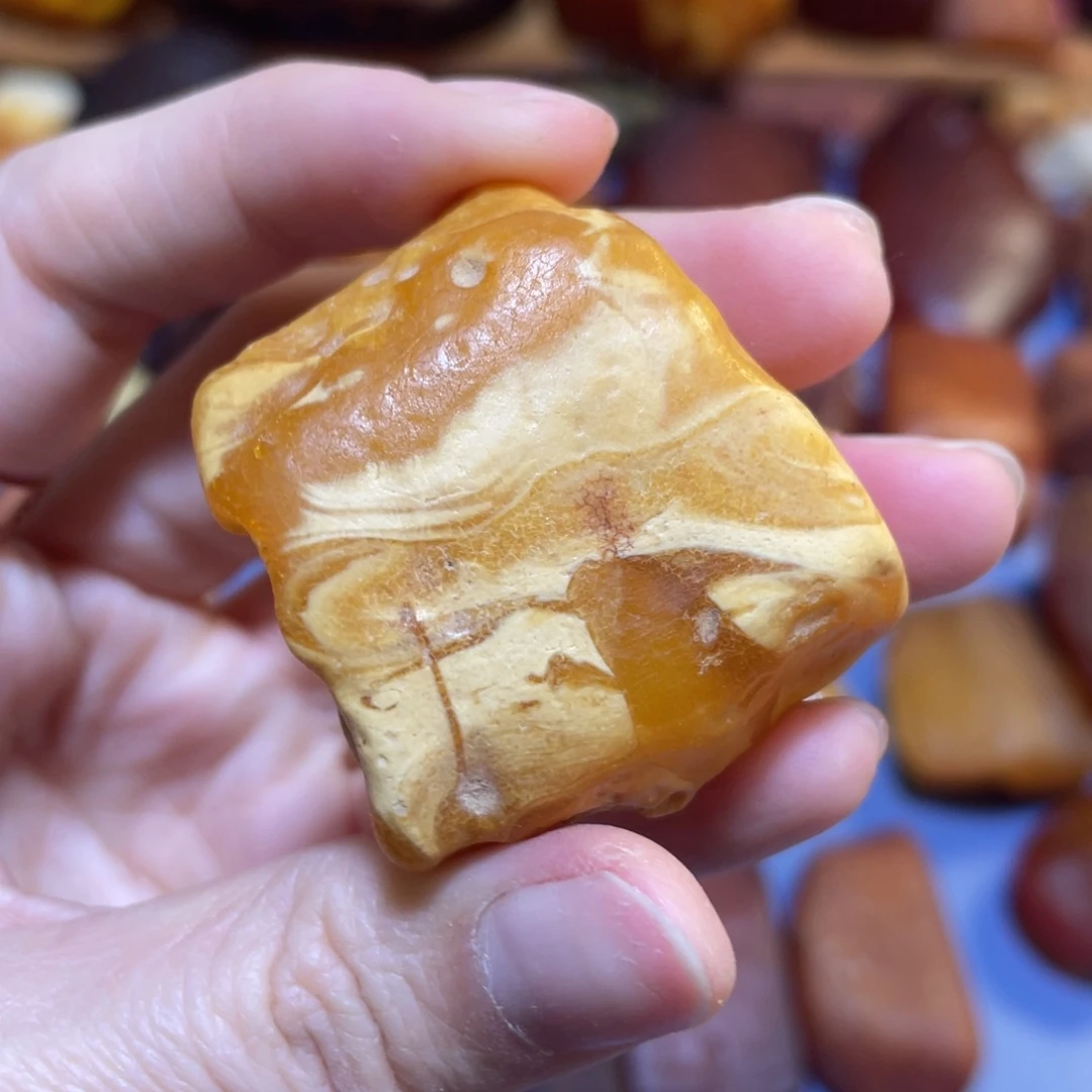 定制琥珀未镶嵌原石