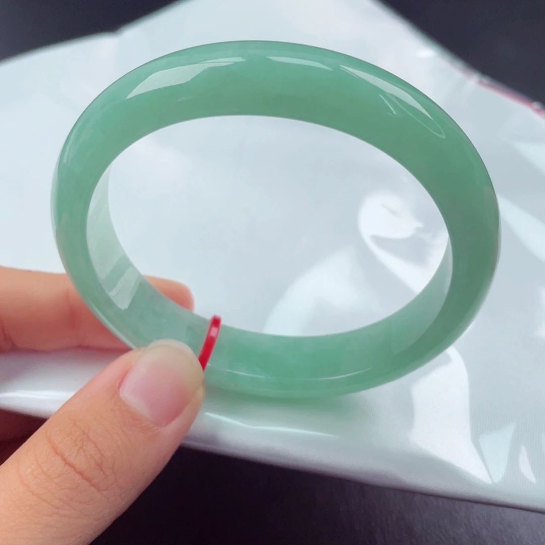 翡翠未镶嵌手镯（贵妃镯）5657贵妃