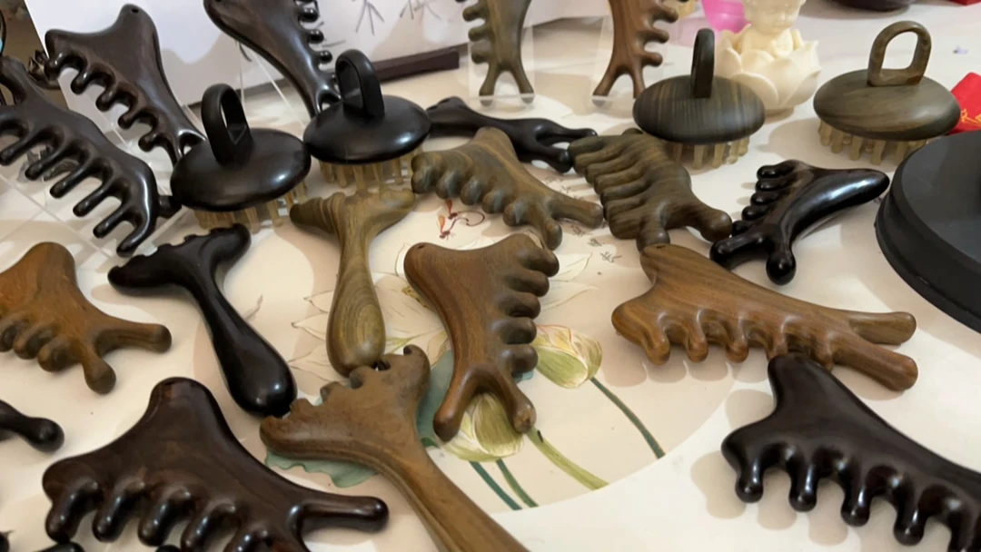 瑕疵专场按摩梳绿檀四合一，穴位按摩工具正宗檀木按摩梳