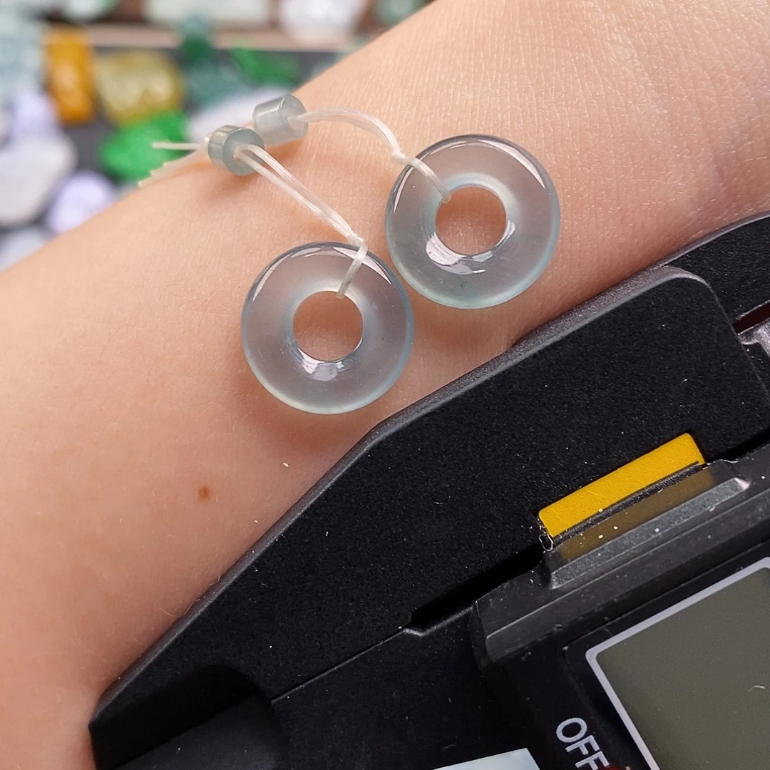 翡翠未镶嵌颈饰甜甜圈