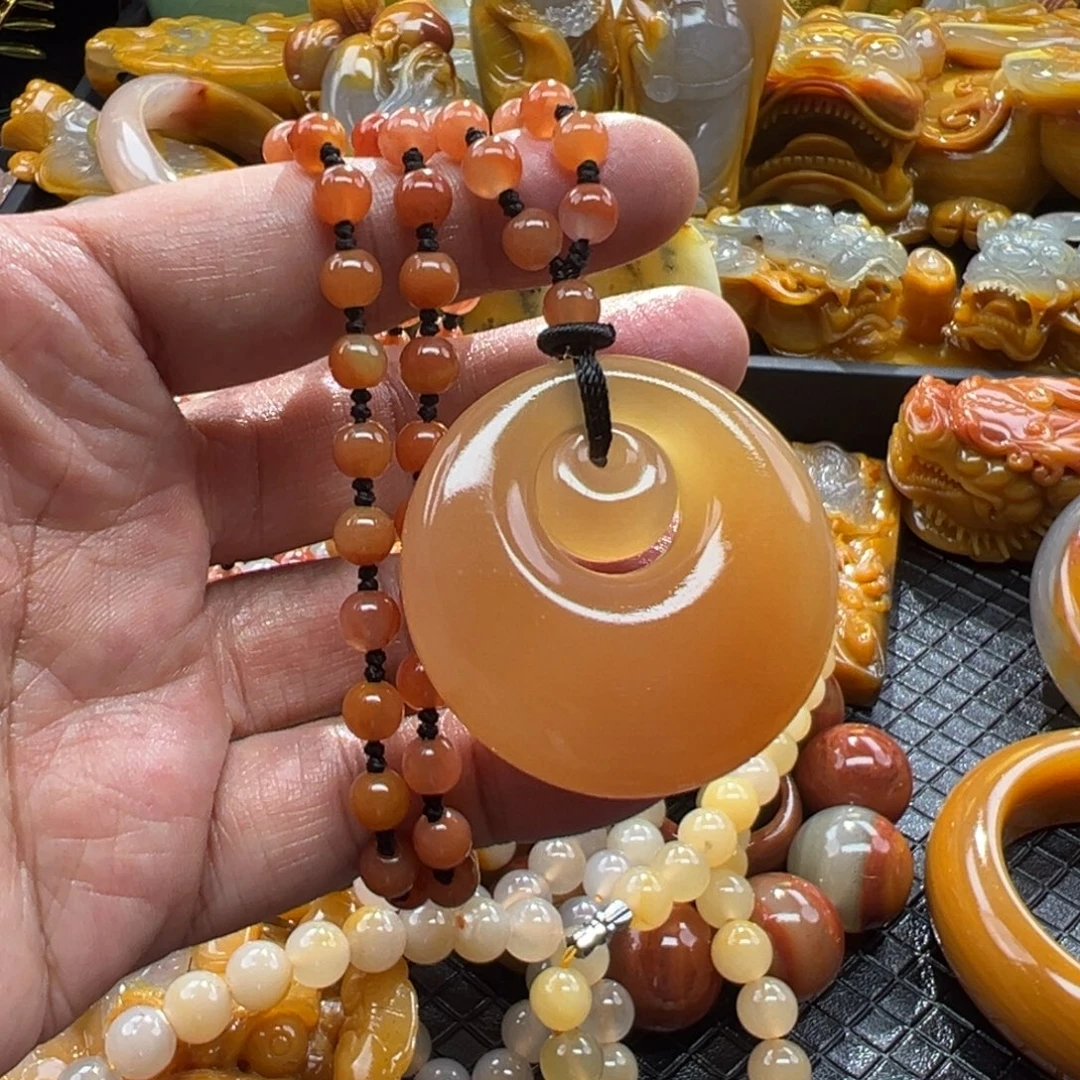 石英质玉未镶嵌颈饰
