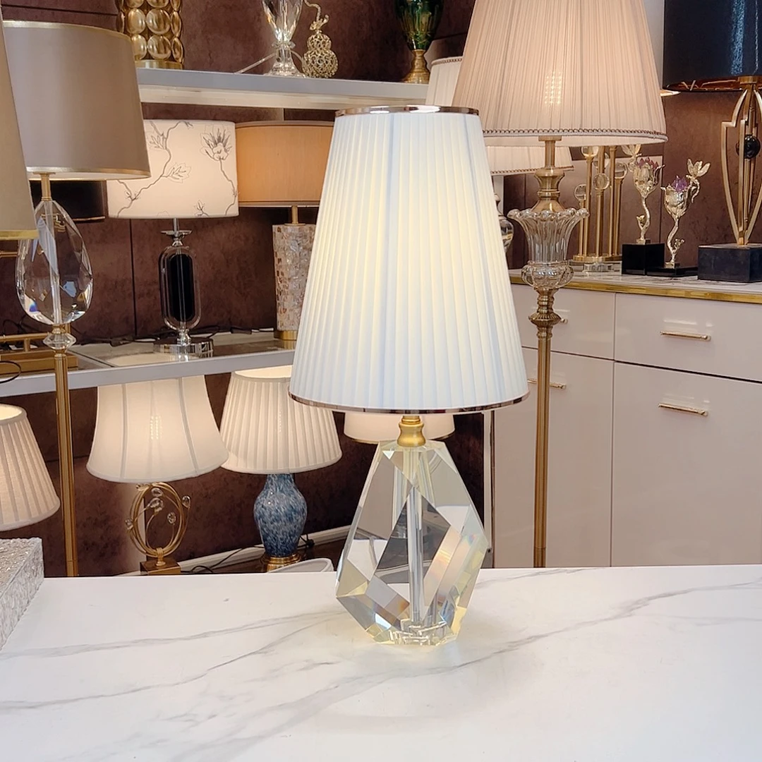 圆形款1号台灯浅米黄色灯罩