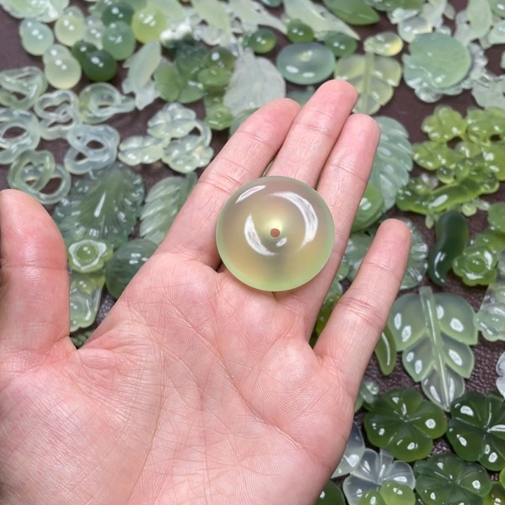 合金蛇纹石玉颈饰