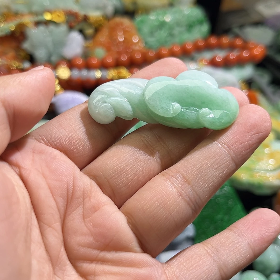 翡翠未镶嵌颈饰待编织