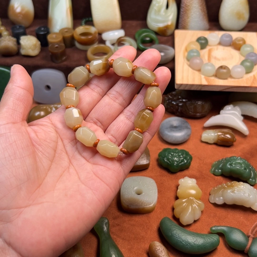 简***单和田玉（糖玉）未镶嵌手链